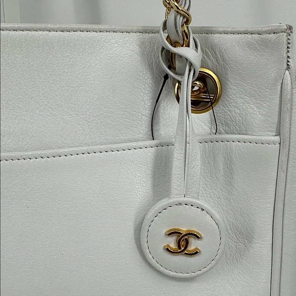 Authenticated CHANEL Quilted Shoulder Bag- White - Picture 4 of 16